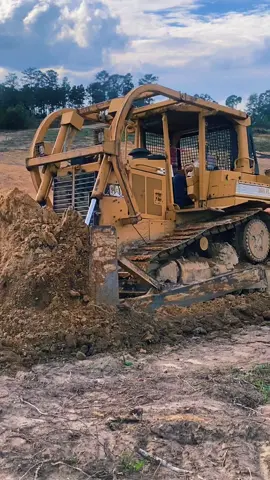 Daddy is still hard at it!😆 #fyp #foryou #foryoupage #viral #blowthisup #farmers #garnerfarms #agriculture #garnerboys #garnergirls #Lifestyle 