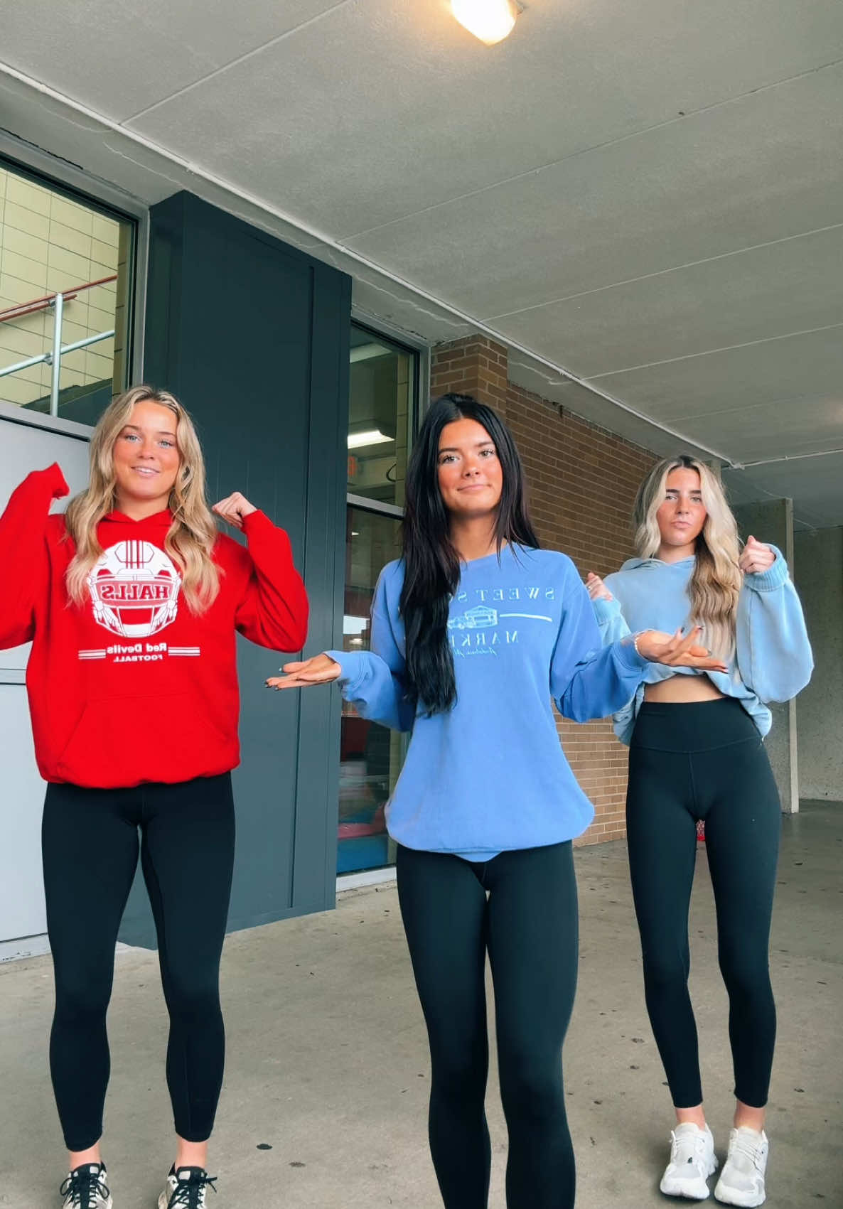 😜😜 @kk @baileyyroberts #dance #trio #fypシ 