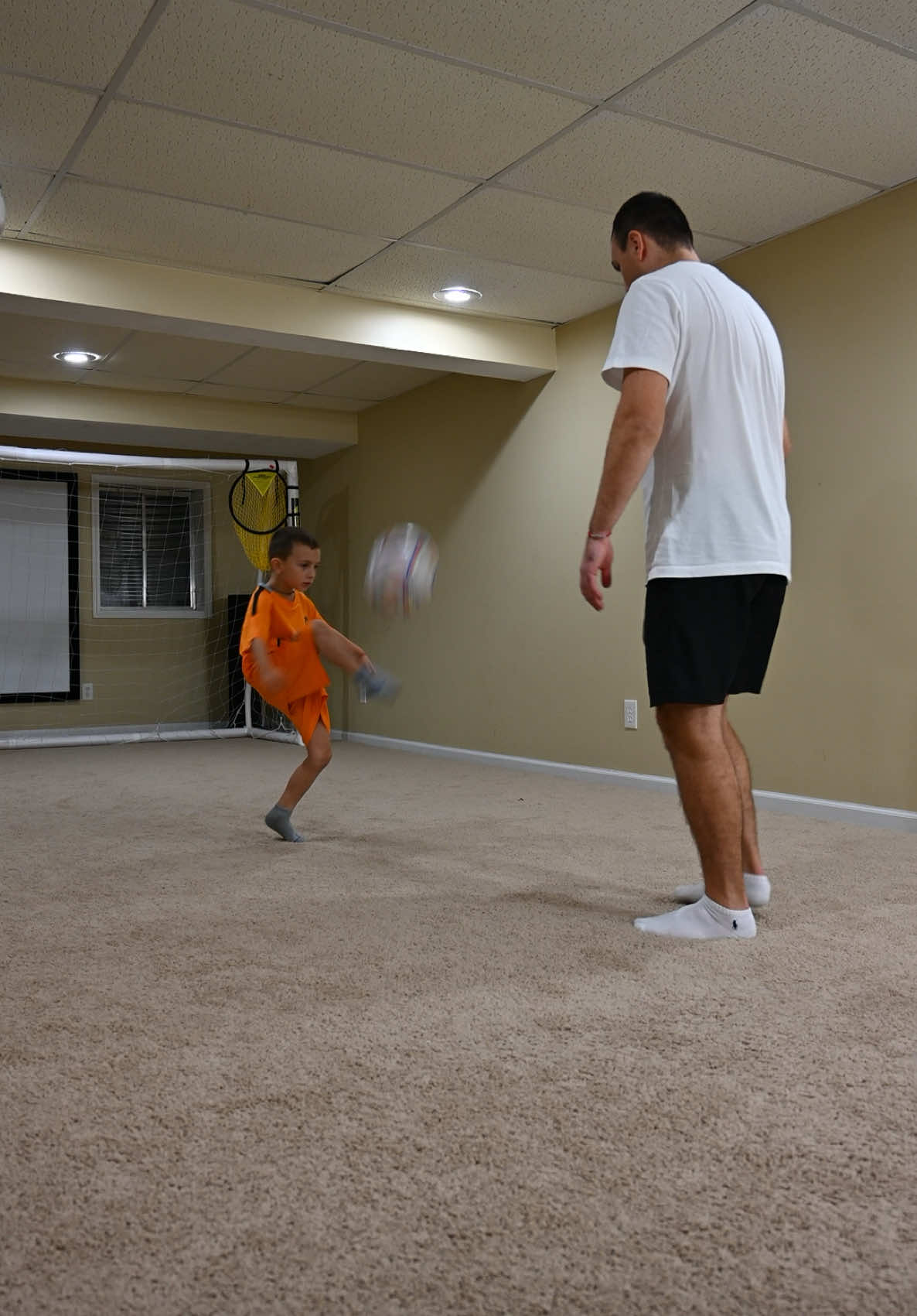 Joga Bonito with Dad🔥⚽️🐐 #Soccer #futbol #soccerlife #futebol #soccerplayer #soccerskills #fifa #championsleague 
