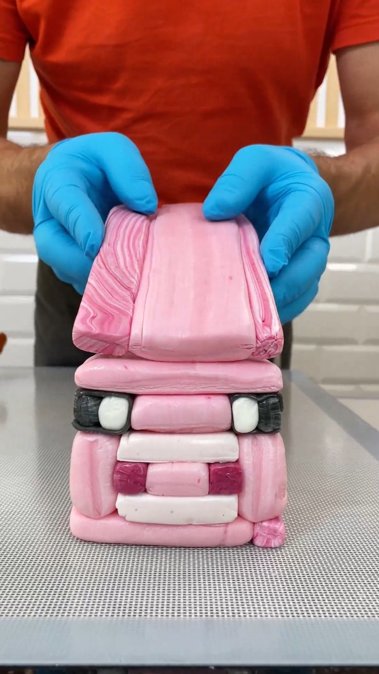 Making DELICIOUS Minecraft PIG Character Hard Candy! #candymaking #minecraftbuilding #candy #SATISFYING #viral #fyp #fy 