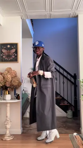 Tall boot and a long denim short!!!!!  Wearing: @The Frankie Shop Jacket and Shirt Margiela Boots  Dior Bag And yes! @maisondelegacy is a black owned fragrance!!! 