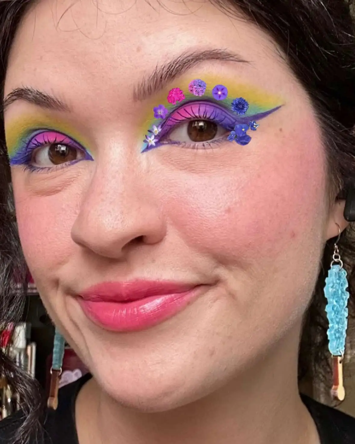 I’ve been loving making collages out of all of my flower pics I take throughout the month and thought why not add some flower “stickers” to photos of my graphic liner looks!⚡️ I also want to recreate these designs with actual eyeliner so stay tuned for those!🌸 #mixedmediaart #flowermakeup #flowerart #graphicliner #graphiceyeliner #creativemakeup 