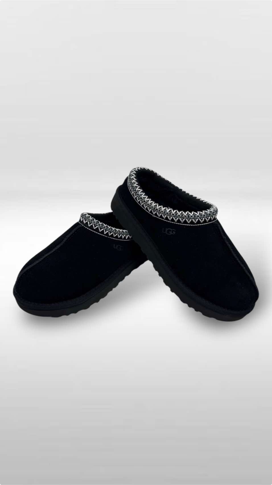 UGG Tasman❄️ Чобітки з колекції UGG виготовлені із замші.  -Модель з еластичними халявами легко підлаштовується під ногу. - UGGplush - утеплення внутрішньої частини взуття з поєднання високоякісної вовни і делікатного ліоцелл. - М’який носок. - Підошва з піни. Розмір: - 36 - 38 - 39  - 40 🏷️ 4900₴ В наявності ✔️ #жіночевзуття #зимовевзуття #ugg #чоботи #угиукраїна #уги #tasman #взутяукраїна #взуттяльвів #угильвів #купитивзуття #угижіночі #uggboots #uggs #uggоригінал #угиоригінал