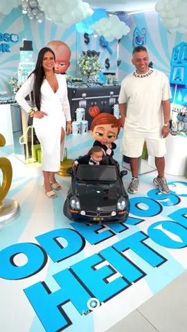 O Heitor comemorou seu primeiro aninho nessa festa linda da decoradora @rosebleu.festaria com a mamãe @nathalia_hino e o papai Alex!  Envia agora para sua amiga que vai amar! 💕✈️  . . E nós que somos uma empresa de Foto e Filme agora temos uma grande novidade. Você já conhece o ULTRA Reels ?  . . Nossos Reels agora passam por um processo complexo de tratamento através de softwares que trazem muito mais qualidade e nitidez as imagens. Fazendo com que o resultado seja ainda mais incrível.  . . Além disso você recebe a prévia de fotos na Hora do Evento ( + 100 fotos ) e tem uma experiência única e exclusiva com a nossa empresa que possui mais de 12 anos de especialização em festas infantis. . . Garanta uma vaga em nossa agenda clicando no link da BIO ✅ . . #fotografiainfantil #festainfantil #decoracaoinfantil #festapoderosochefinho