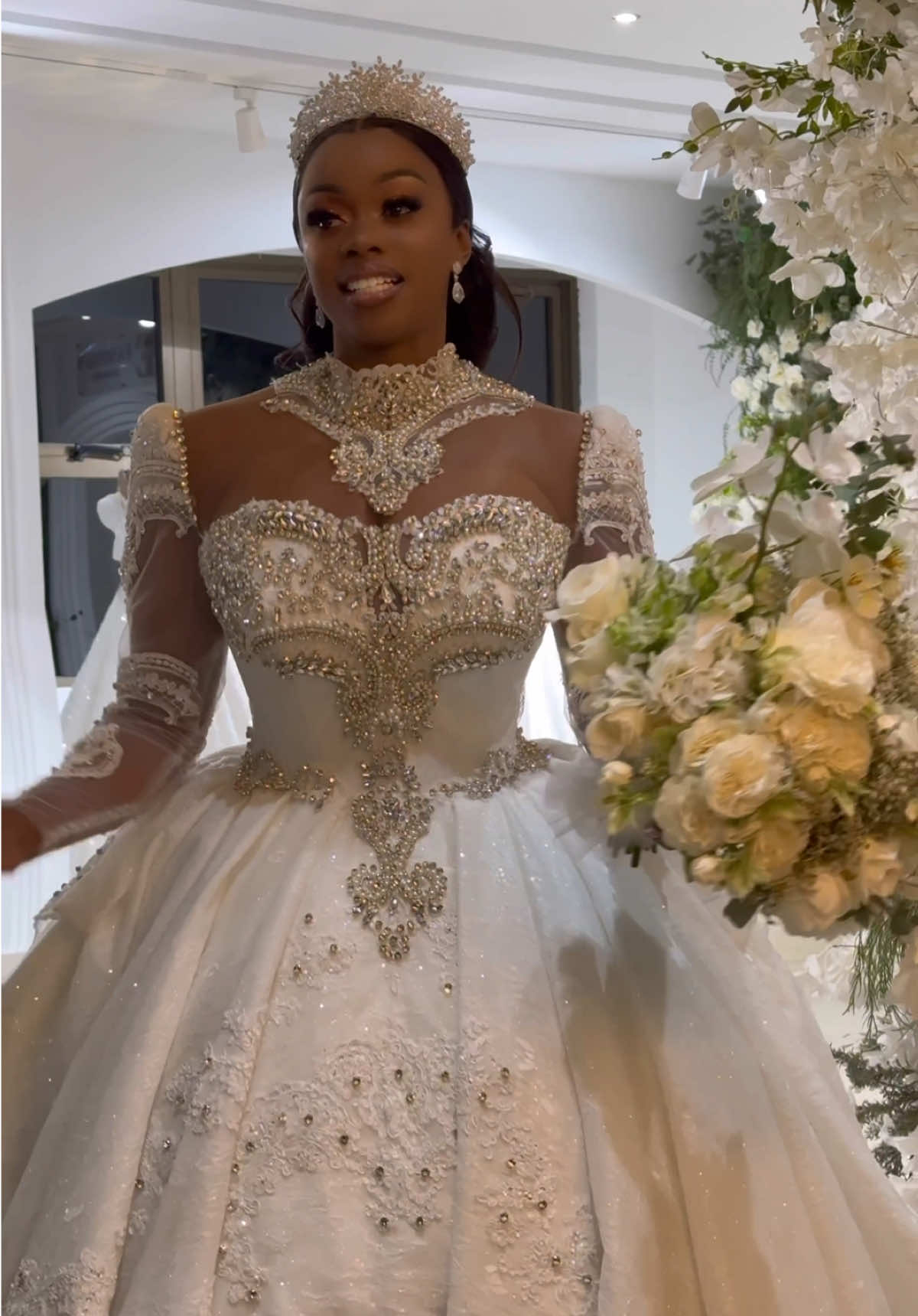 @Mamideb such a happy bride 🤩 #weddingdress #weddingday #weddingdaytiktok #weddinggown #weddingtok #weddinginspiration #fyppppppppppppppppppppppp #foryoupage❤️❤️ #fyp #bridal #fashionstyle #weddingfashion #TikTokFashion #weddingfun #weddings #weddingtrend #weddingtrends2024 