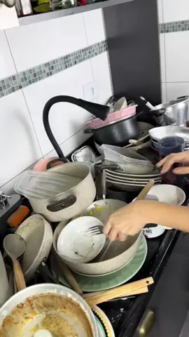Cleaning and organizing asmr  🧼🫧🧽🧹🧻 @janaina_uchoa21 @kaelimaee @zencleans @sudsyblue @torilanaee @rachelsamford #asmrcleaning #satisfyingcleaning #asmr #cleanwithme #CleanTok #cleaning #satisfyingsounds  #cleantok #cleanwithme #organizewithme #organizingtiktok 