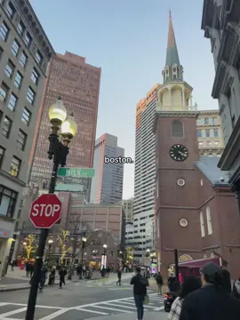 arguably the best city in the world  #boston #bostontiktok #city #newengland #mass #massachusetts #fyp #college #university #citylife 