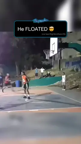LEVITATING 🤯 #playmaker #basketball 
