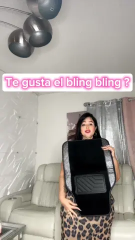 Busca los tuyos y pon tu carro a brillar  #alfombras @CARPASS #diamonds #cars #blingdiamonds 