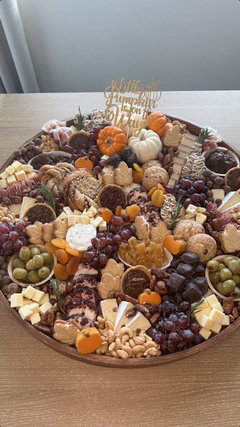 Fall themed boards🍁 #fallcharcuterieboard #fallfood #fallappetizers #thanksgivingappetizers #babyshowerideas #fallbabyshower 