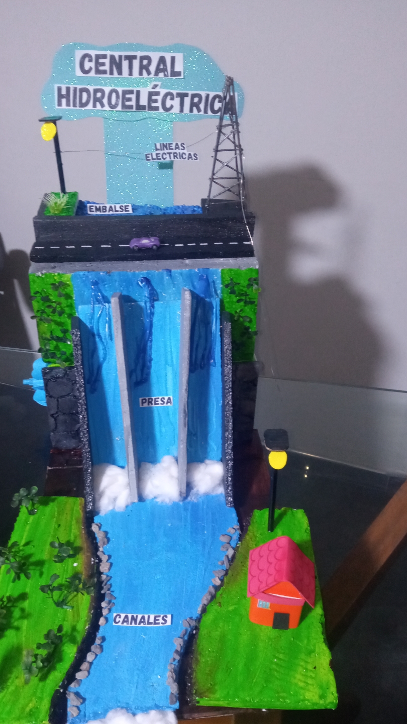 maqueta de Central Hidroeléctrica 🏞️ #maquetascreativas #manualidadesescolares #trabajosescolares #manualidadesescolares #centralhidroelectrica ##maquetas #centralhidroelectricaelcajon🌿💦 