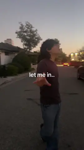 its officially out nowww #starfallxo #newmusic #pop 👻