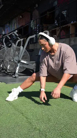 grwm for the gym🤍🎧 w/ @Buff Chick Supplements 👇🏼 I’m a firm believer that you lift heavier when you get YOUR VERSION of cutsie cutsie for the gym! 🎀 Using 2 scoop of buff chick🐣 pre workout for energy and focus and 2 scoop of creatine for power and endurance 💪🏼 Code:juliarene to save 10% at checkout  • • • • • • #grwm #fitnessmotivation #grwmreel #grwmoutfit #grwmroutine #bodybuildingmotivation #gymgirls #gymgirl  #womensweightlosscoach#womensfitnesscoach #muscularwomen #womenwholift #musculargirls