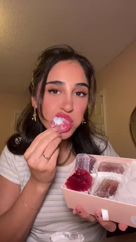 Crunch crunch 🥳🩷 these were delicious ft @OLIPOP #olipoppartner #ediblecrystals #asmr #asmrsounds #asmrcrunch #fyp #fypviraltiktok🖤シ゚☆♡ 