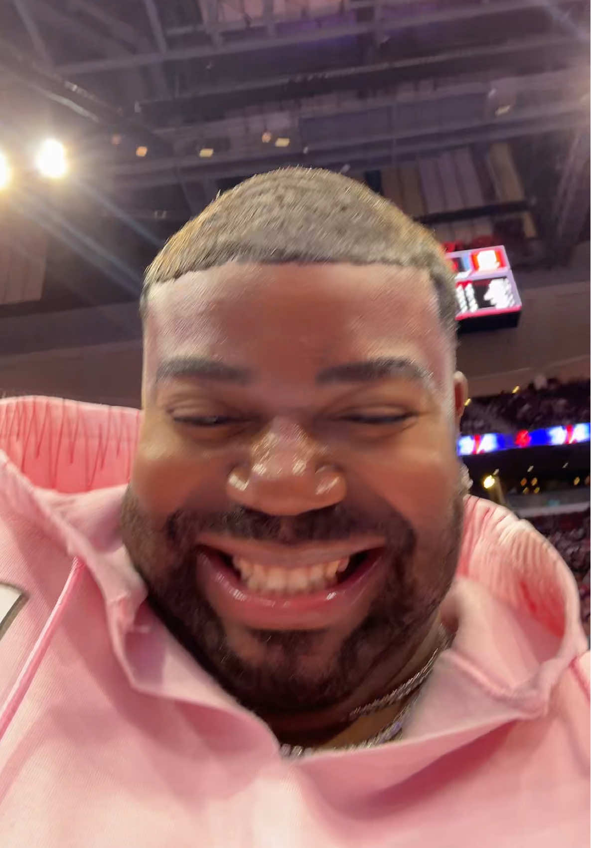 Dont they look like lil marshmellows shooting out?! 😂😂 #fypage #aintthatrich #viral #explore 