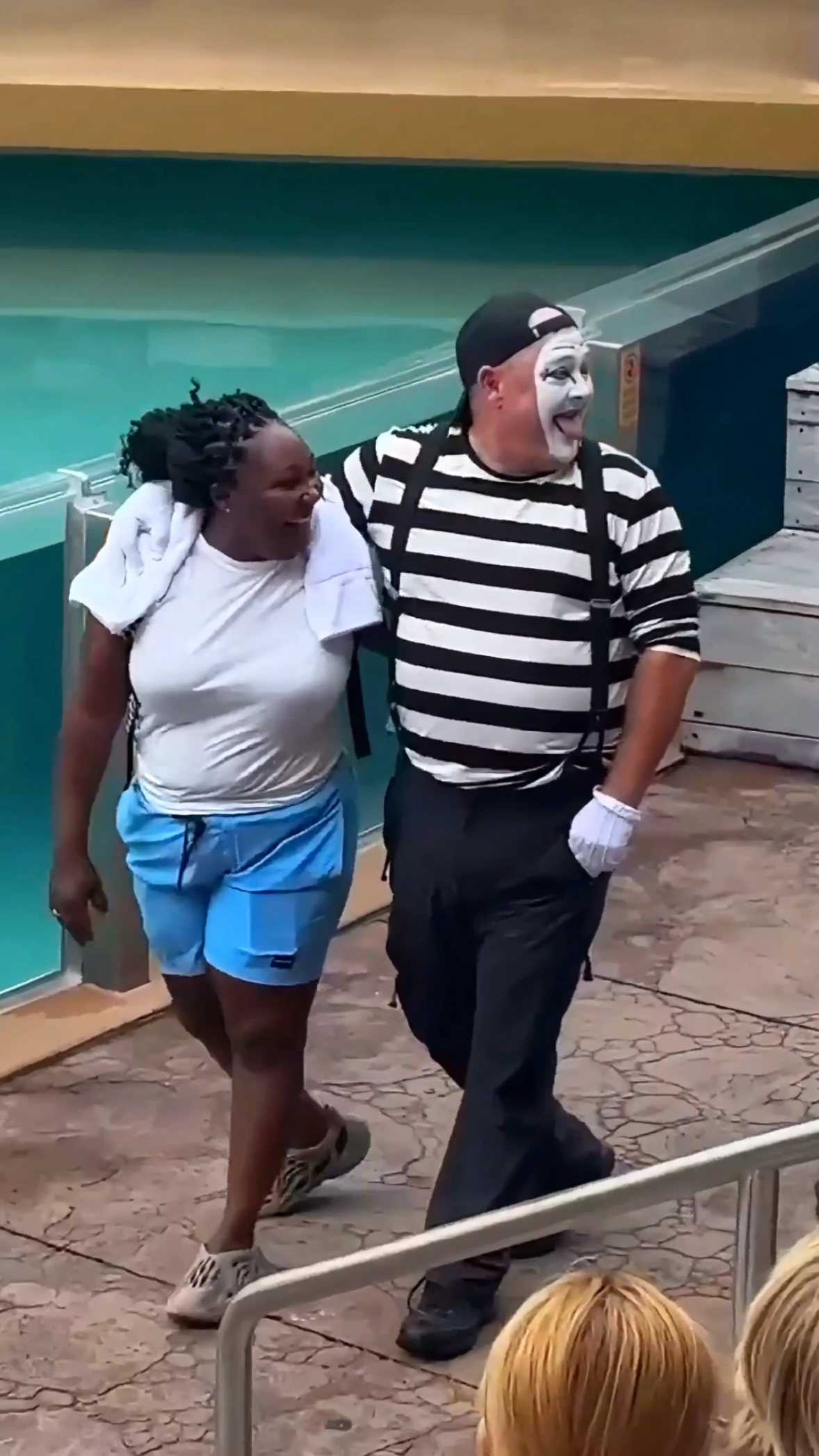 Soo funny #bestoftom #hilarious #mime #tomthemime #tom #seaworldmime #tomtheseaworldmime #totanthemime #vairal #vairalvideo #funny #funnyvideos #fyp #foryou #foryoupage 
