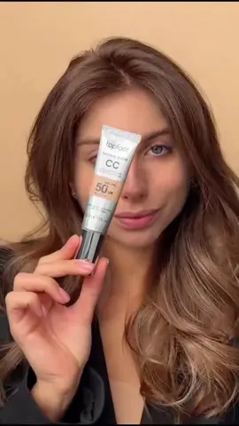 Topface Natural Glow Cc Color Correcting Cream & Concealer 50+ Spf 30ml combines perfect skincare and a professional makeup touch in one product.  Featuring a rich and ultra-smooth formula, it blends seamlessly into the skin to give it a natural and radiant coverage.  Provides effective care for the skin to protect against harmful sun rays with an SPF of 50+. Anti-caking formula. Provides deep hydration. Hides skin imperfections. Smoothes skin texture. Available in several shades. Enhances the skin's natural glow. Anti-aging formula. #goldenroselescosmetiques #purelescosmetiques #goldenroseandpuremauritius #topfacemauritius #topfacemauritius 