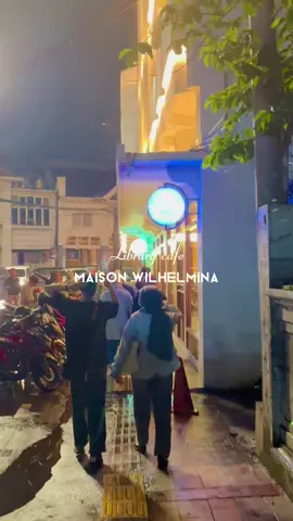 tidak semua orang memahami niat kita sebenarnya. Kita hanya akan melakukan sesuatu yang kita lakukan, dan hidup seperti biasanya.  #draft #cafe #cafebandung #coffeeshop 