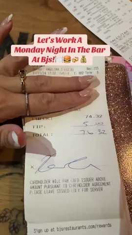 Walked Away With $165 After Tip Out😮‍💨($212 before) 3:40-8:30pm 🙏🏽🤗   #server #bar #fyp #serverlife #moneytok #servingrealness #restaurant #cocktails #shift #MomsofTikTok #explore #servertiktok #bar #shifts 