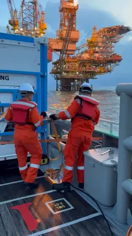 What a week we’ve had.  #fyppppppppppppppppppppppp #fypシ #offshorelife🌊 #oilrig #marineengineer #family #marineengineer #foryoupage 