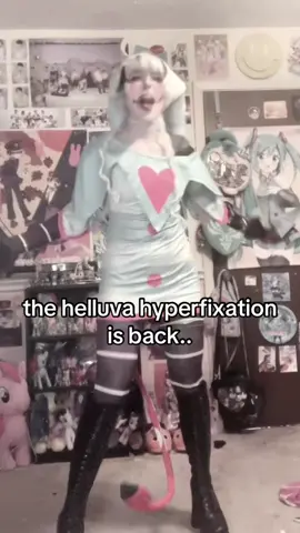 i love blitzø so much yoi dont even know  #fizzarolli #fizzarollicosplay #helluvaboss #helluvabosscosplay #fizzarollihelluvaboss #cosplay #cosplayer #fyp #foryou #foryoupage #helluva #hazbin #hazbinhotel #vivziepop #hazbinhotelcosplay 