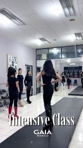 Intensive Class  #model #modeling #modellingschool #modellingschoolmedan #catwalk #catwalkmodel #fyp #models #modelcatwalk #viral #sekolahmodel #sekolahmodelmedan 