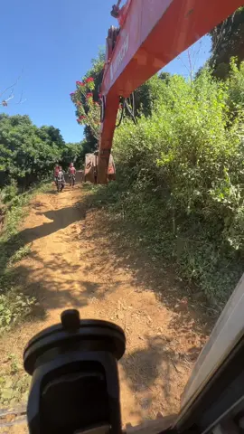 Lên núi ở ẩn thôi anh em 