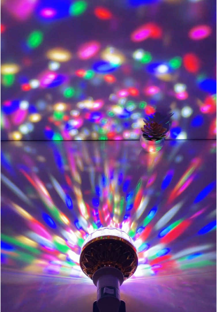 Đèn LED 7 màu xoay 360 độ, trang trí Tết, phòng karaoke#xuhuongtiktok #fyp #denled7mau #denledxoay7mau #denledxoay360 