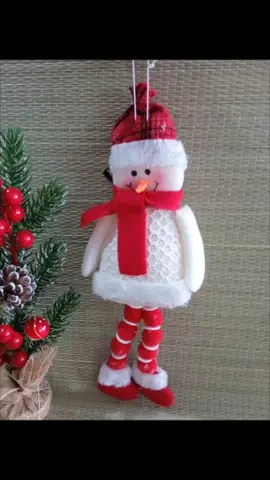 Pendentes decorativos para porta ou árvores. #marrychristmas #magia #luz #feliznatal #natalchegando #papainoel #bonecodeneve #natal 