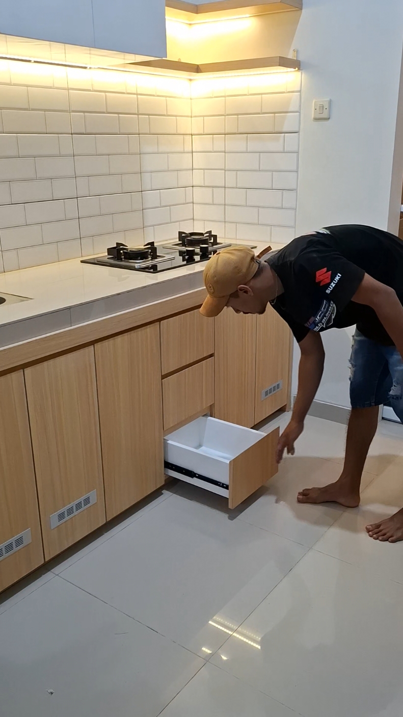 kitchenset custom info pemesanan 085640382132 .workshop di jogja#almari#almaridapur #kitchenset #inspirasidapur #mebel#fyp #jogja #porworejo #magelang 