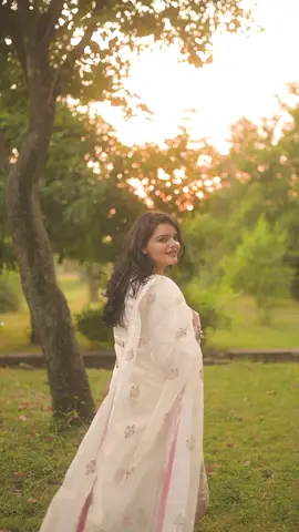 Forever chasing sunsets🌻  - - - #shurooqpakistan #formal #festive #easternwear #OOTD #weddingseason 