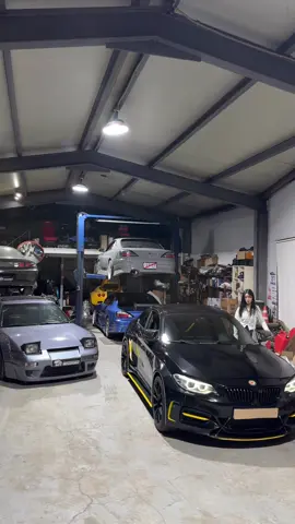 This is my garage in Korea🇰🇷 🏎️💨💨  오늘 나를 놀아줄 차는 ? #korea #jdm #jdmlife #carlover #bmw #bmwm235i #silvia #240sx #life #드리프트 #driftcar #รถยนต์ #автомобиль #mobil #車 #튜닝카 