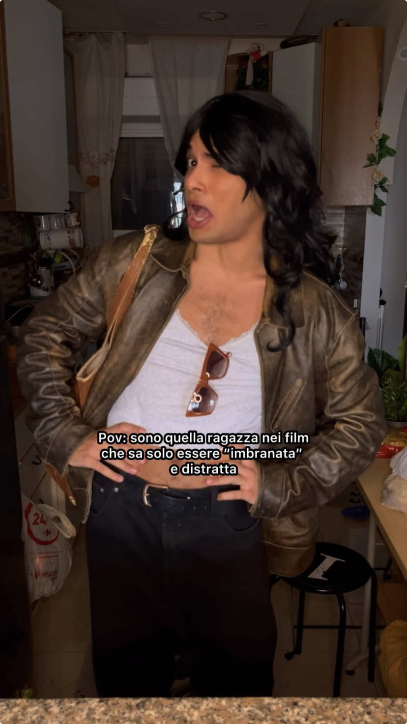 Tipica ragazza nei film #film #filmamericani #ragazzi #ragazze #serietv #kiroebra 