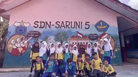 kelass 4 eraa - kelass 6 eraa klss 4 eraa apaa apaa sendirii andd klss 6 kittaa sll dii bantuu walikelass kittaaa💟💟🤍 @z w a a @– Lttaa ✧*. @all @lovelyyzazaww @syifaluuvvz44 @Nayla @🌷🌹HIJRAH🐾🇸🇦 @salsa bila👊 @Rafzz🐟🗿🗽💤💢💥 @daffz #fypシ #masukberanda #lewatberanda #6asaruni5 #monts 