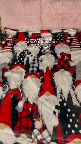 Doesn’t anyone like the dwarf blanket?  🎄🤩#b#blanketd#dwarfc#christmasc#christmasblanketc#christmasshoppingc#christmasdecorg#gingerbreadblanket#dealsforyoudaysF#FreshforWinterF#FALLOUTFITST#TikTokShopBlackFriday