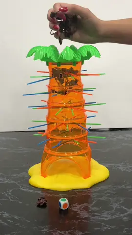 El Juego Falling Monkeys es un emocionante juego de destreza que ofrece diversión para toda la familia.👨‍👩‍👧‍👦💖 Es ideal para 2 a 4 jugadores, lo que lo hace perfecto para reuniones familiares o fiestas de cumpleaños. Está recomendado para niños de 5 años en adelante, garantizando un juego seguro y apropiado para los más pequeños. Podes encontrarlo en nuestra sucursal💖🤩 #fallinggamemonkeys #juegos #reel #viral #viralreels #fyp