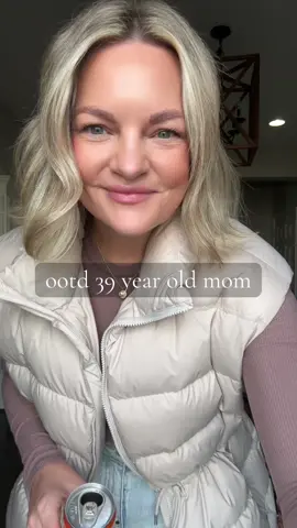 49 degrees today in Kentucky #MomsofTikTok #ootdinspo #fallaesthetic #adidas #athleta #pacsun #fallfashiontrends 