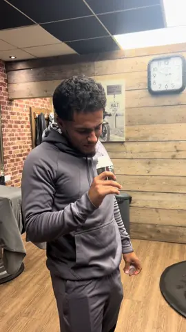 WHO handled it better , 1 or 2??  🧂 #barber #barbershop #pranks #challenge #free #trim #smelling #smellingsalts #reaction #comdey #haircut #prank #sheffield #matty #mitchy #mitchyandmatty