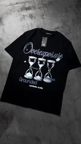 Udah ada yang sampe kaos yang satu ini ? OverExposure, rilisan terbaru untuk menyambut puncak sale 11.11 kemarin. Rekomended banget dan wajib kalian punya tshirt ini sih 💫✨ Checkout melalui keranjang kuning nya ya 🕊️🤍 #WRLDstudios #outfitideas #tshirt #outfit #kaospria #bajucowok #oversize #kaosoversize #bajudistro #bajulebaran 