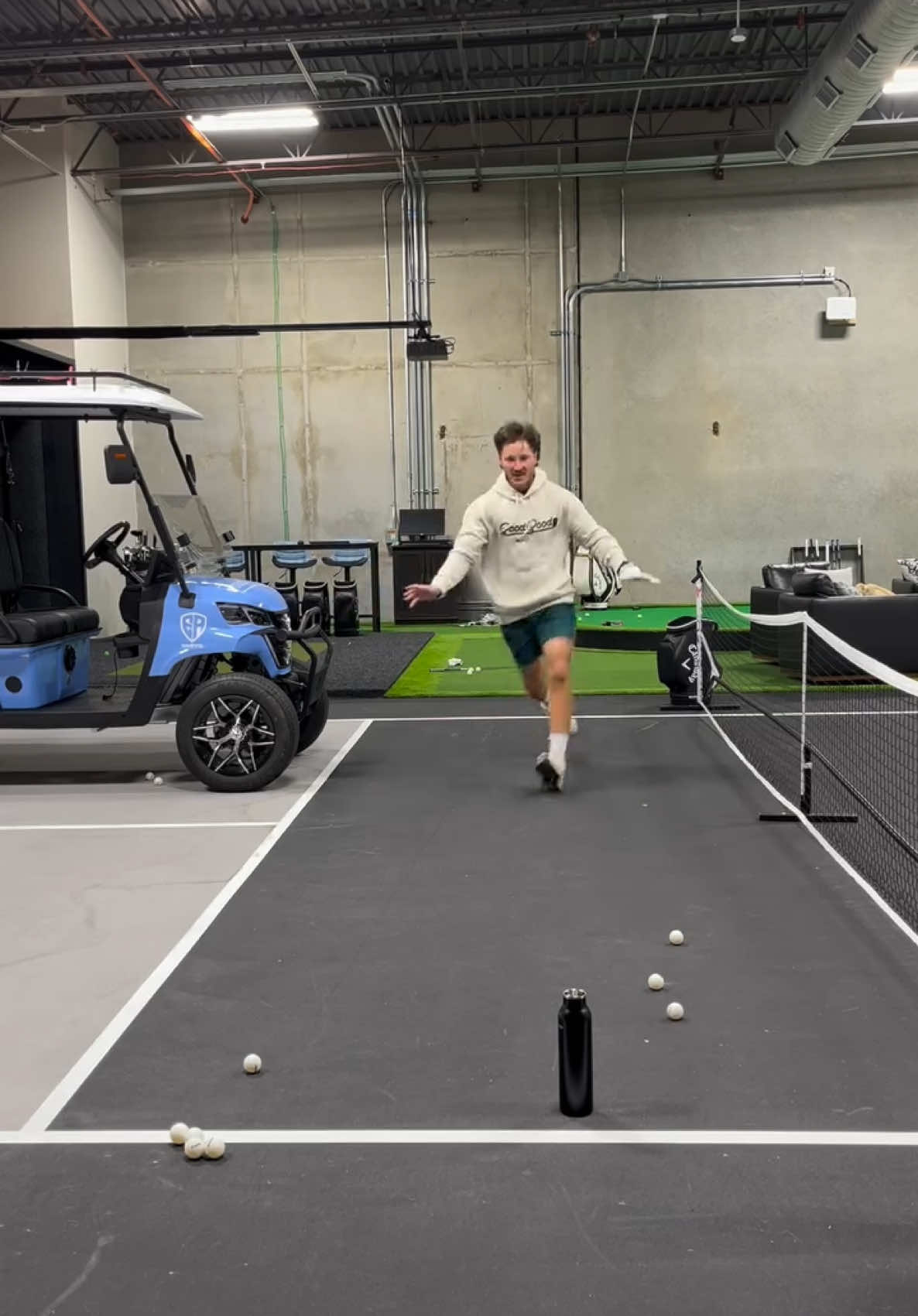 The craziest trick shot.. #goodgood #golf