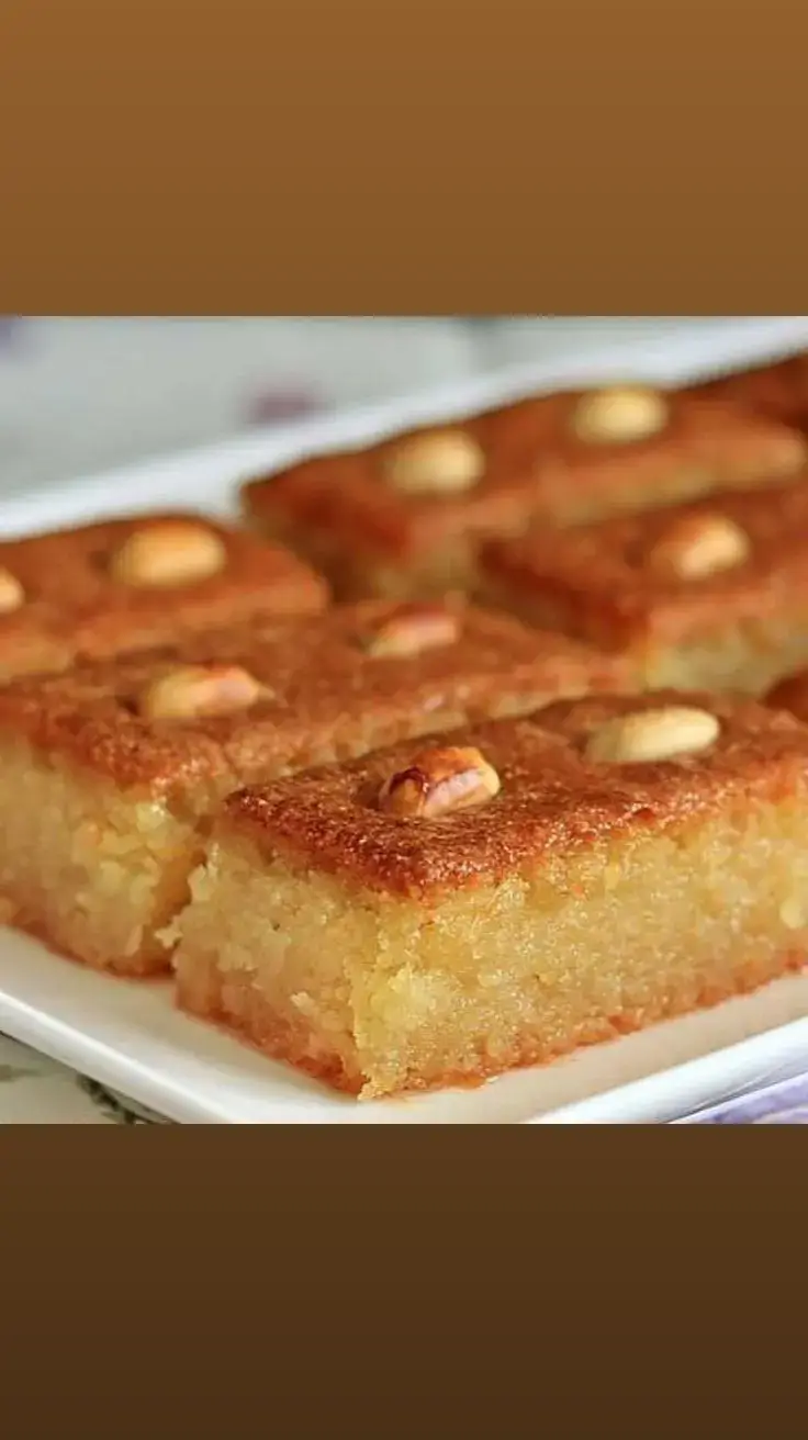 #انجح طريقة للبسبوسة 👌🤤 كوب ونص سميد  نص كوب مبروش جوز الهند بيضتين نص كوب زيت  نص كوب سكر علبة حليب مكثف كاملة للتسقية  ظرف بيكنك باودر