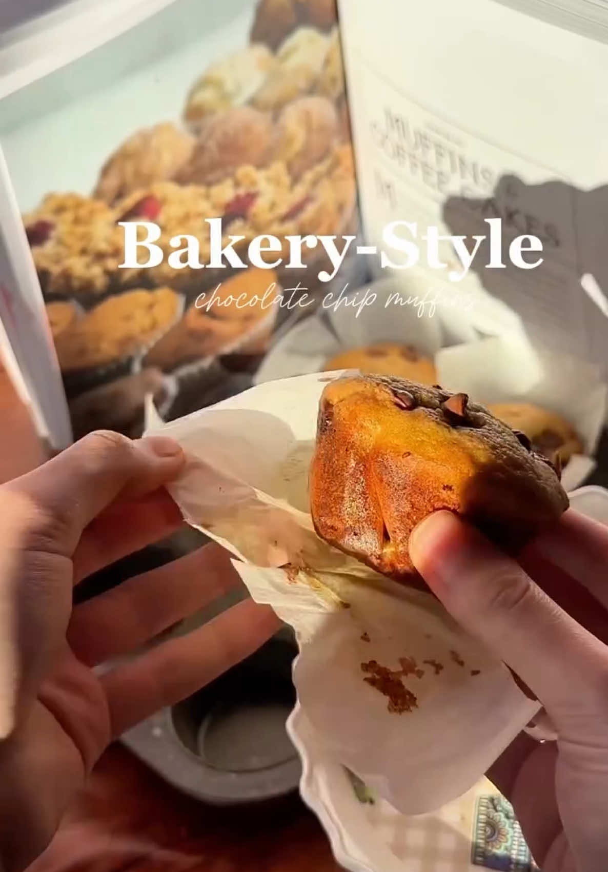 Favorite bakery-style chocolate chip muffins recipe🍫🧁 #baking #bakery #cake #muffins #cupcake #Foodie #baker #explorepage #bakingszn #cupcake 