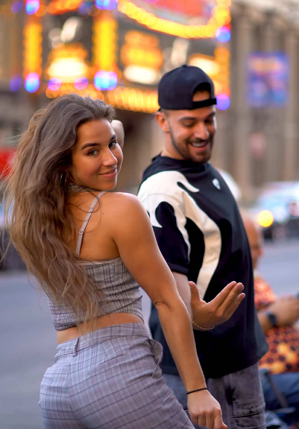 @Shakira we are obsessed with this song 🤩🔥 @JUSTIN 