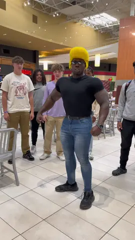 Johnny Bravo goes shopping 🛍️  • • • • #cosplay #johnnybravo #mall #shopping #dance 
