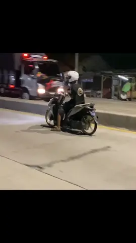 gentayangan🥵 #CapCut #streetracing #vario #kzr #ndeprokstyle 