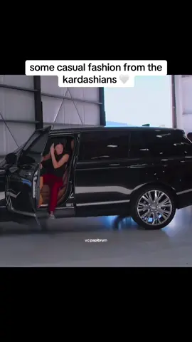 vc @papille °✩ #million #kardashians #kuwtk #style #fashion #StreetStyle #creatorsearchinsights 
