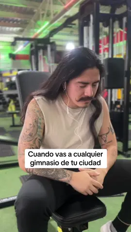 Por eso siempre llevo audífonos 🤟🏻😎 #humor #parati #metal #comedia #gym 