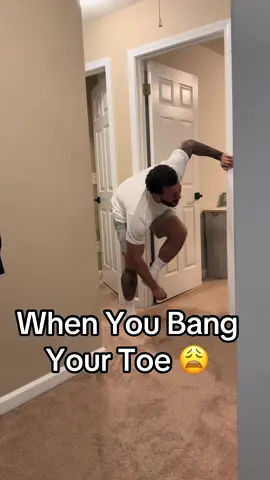 😂😂 That Pain In The Moment Is Unmatched  #comedy #funny #funnyvideos #relatable #reels #tiktok #instagram #stub #toe #feet #pain #explore #explorepage #viral #skit #skits 