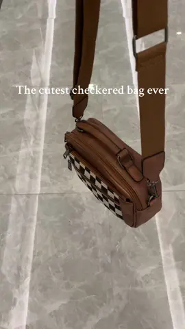 How cute🤎🖤#bag#checkered#crossbodybag#shoulderbag#purse#tote#christmas #fashion#falldealsforyou #brown#workbag#everydaybag#dailybag#tiktokshopblackfriday #tiktokshopcybermonday #spotlightfinds 