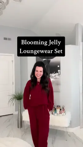 🚨FLASH SALE🚨 This luxurious loungewear set from @BloomingJelly_Official is a must have. #bloomingjelly #bmjl #cozy  #loungewear #styleinspo #fyp #CapCut 